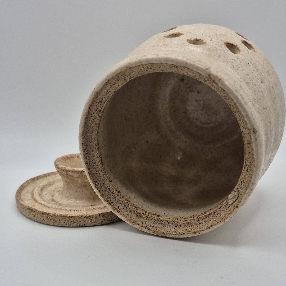 Rustic  Garlic  Ceramic Jar - Picture 5 of 6